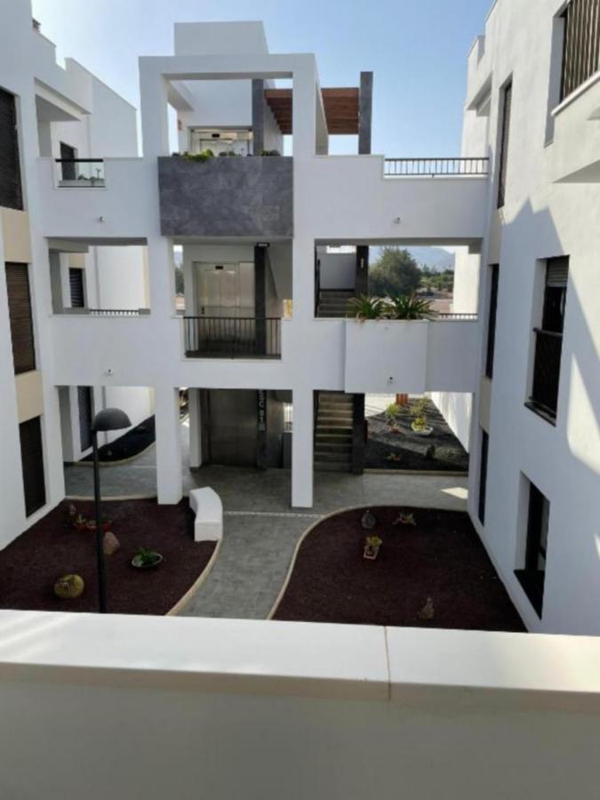 Green View Luxury Appartment In New Complex Pueblo Majorero Next To Golf Course 5 Min Walk From The Beach And Atlantico Shopping Centre In Caleta De Fuste Next To Cassino And Elba Sara Hotel 2 Bedrooms 2 Bathrooms Huge Terace! Exterior foto