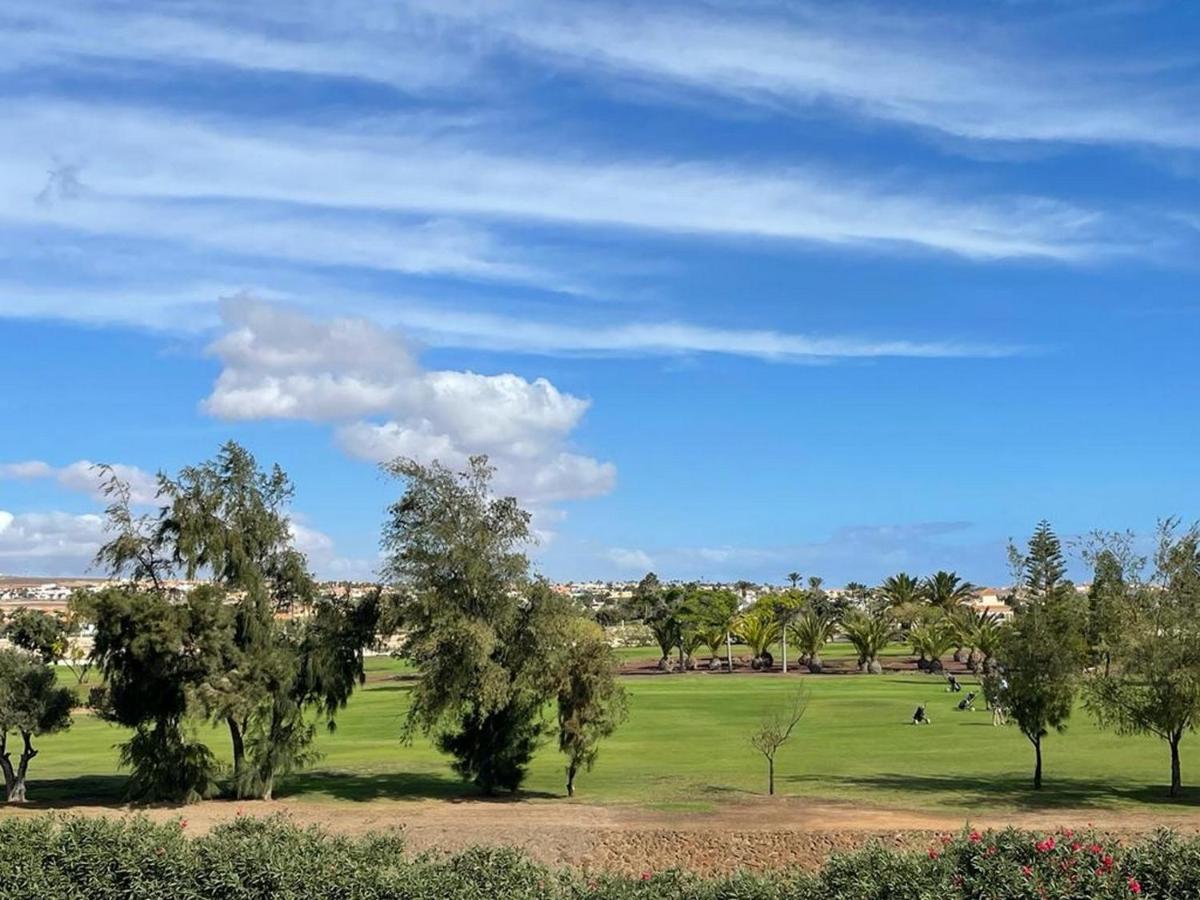 Green View Luxury Appartment In New Complex Pueblo Majorero Next To Golf Course 5 Min Walk From The Beach And Atlantico Shopping Centre In Caleta De Fuste Next To Cassino And Elba Sara Hotel 2 Bedrooms 2 Bathrooms Huge Terace! Exterior foto